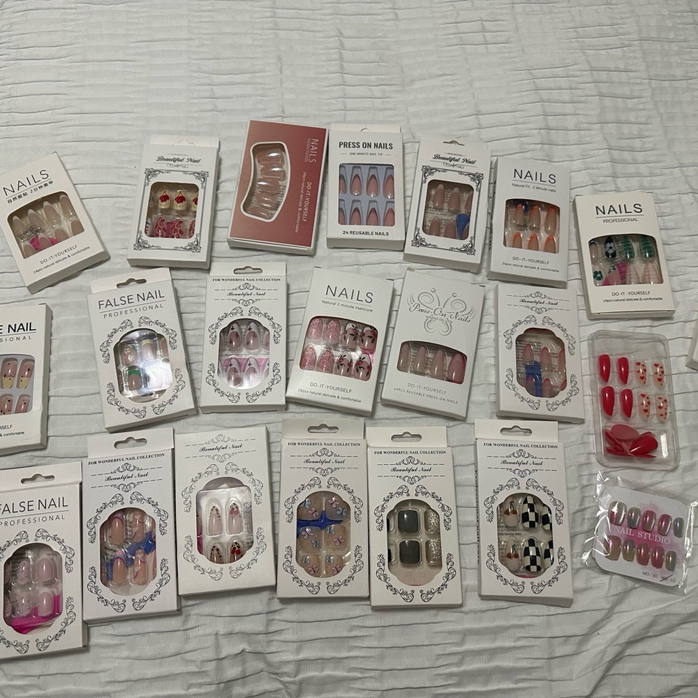 Press On Nails Set - Assorted Colors